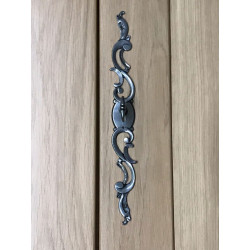 RUSTIKALER SCHLÜSSELEINWURF AUF DER RECHTEN SEITE