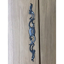 RUSTIKALER SCHLÜSSELEINWURF AUF DER LINKEN SEITE