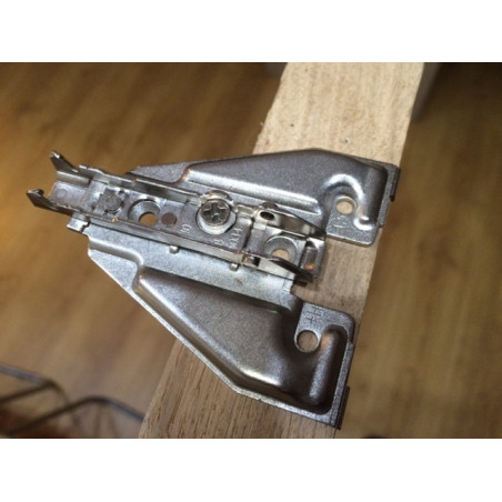 BASE DE MARCO PARA BISAGRA TIOMOS HT 1.5