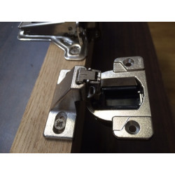 MONTAGE PLATE BLUM 1/4"